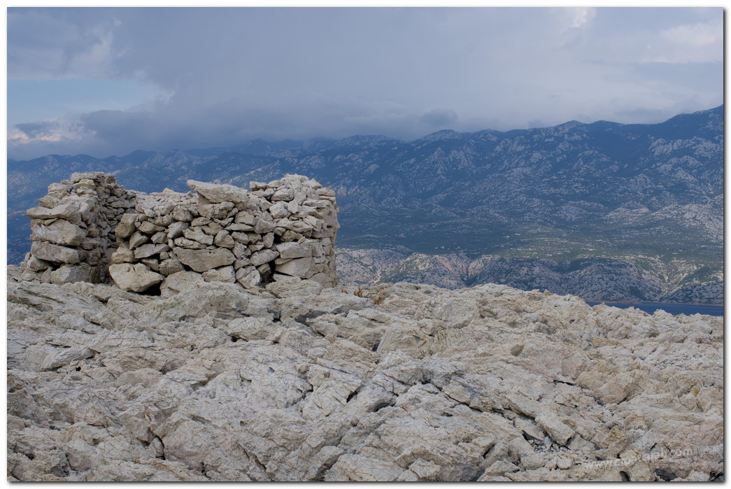 hiking48